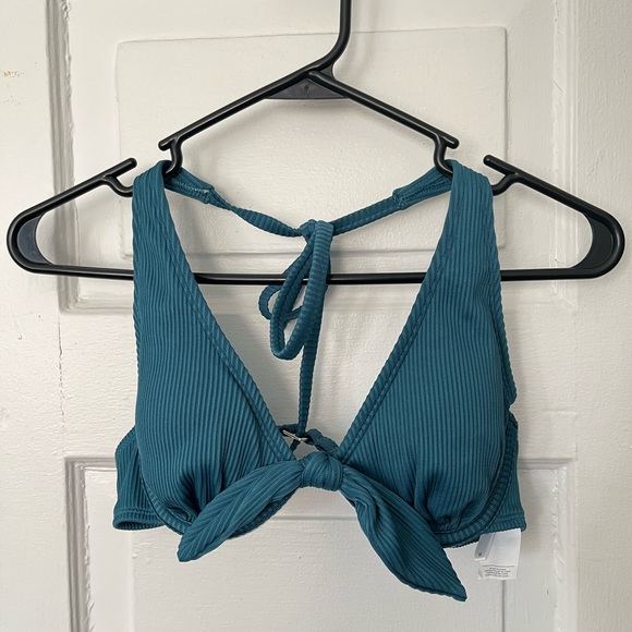 CUPSHE Brand New Swimsuit - Underwire Halter and Classic Hipster Bikini Set - Picture 4 of 5